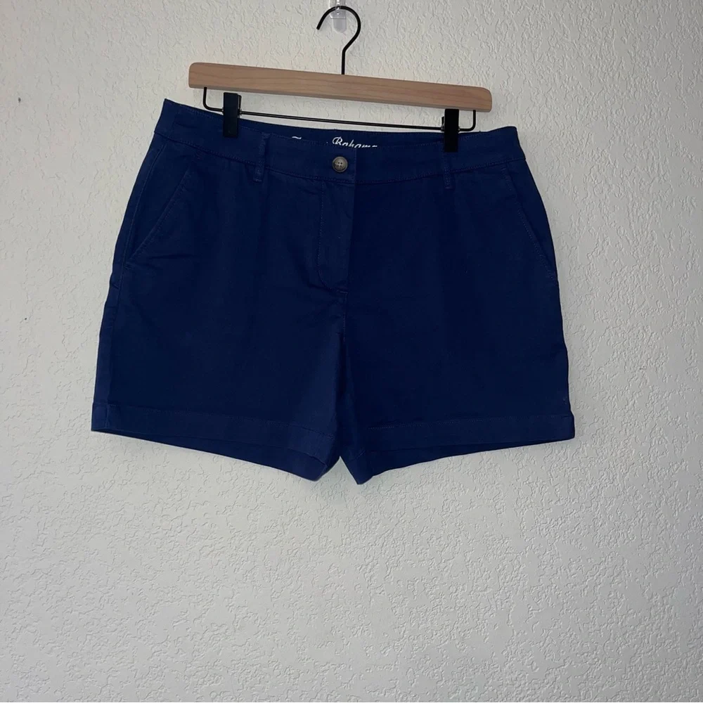 NWOT Woman’s Tommy Bahama 5” Shorts
Size 12 - Picture 1 of 8